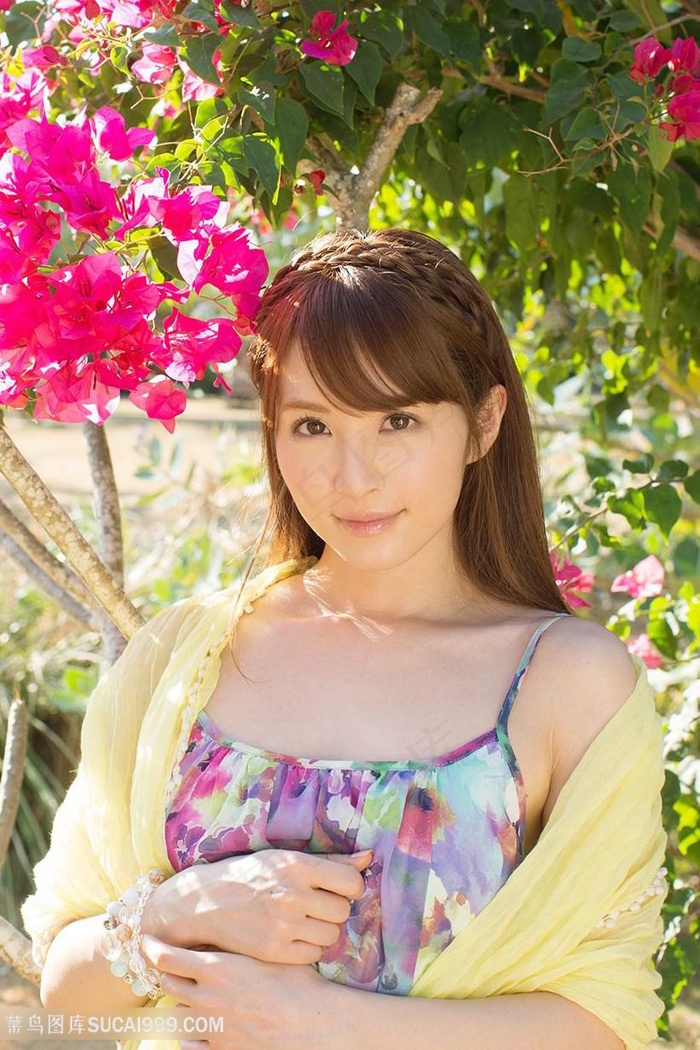 两个日本女人舔大鸡巴视频