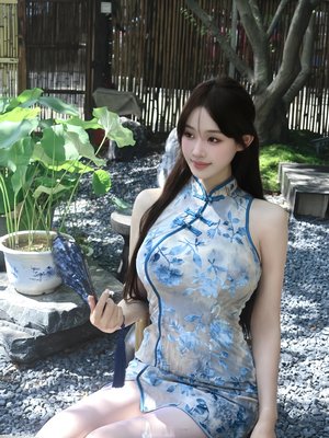 天天摸日日操美女骚逼浪穴