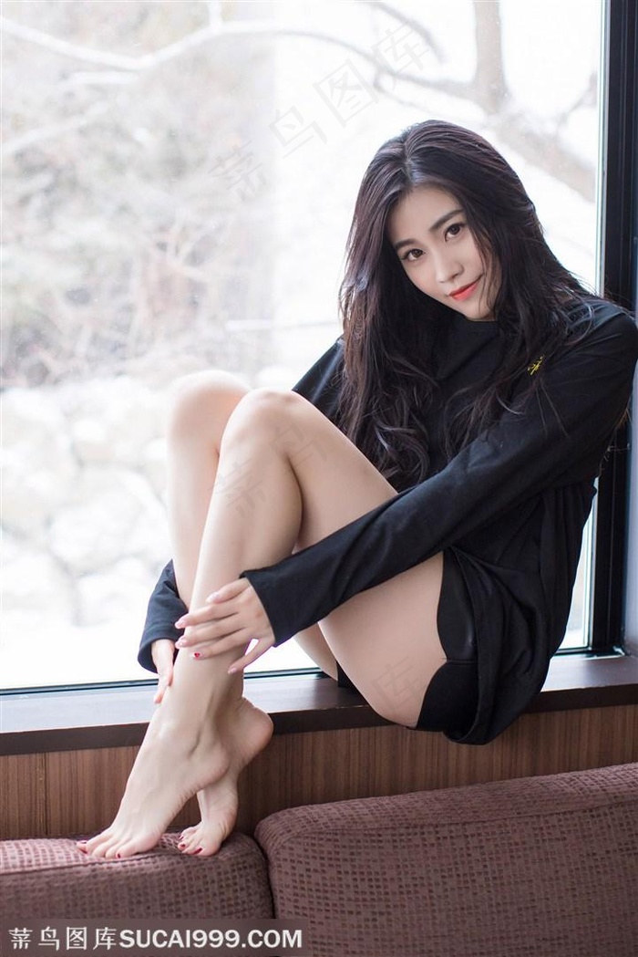 娇小亚裔被两个黑人