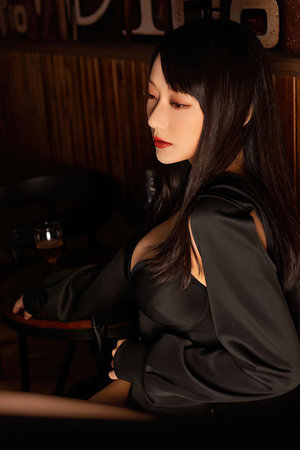 sm重口虐调教尿奴戴乳夹