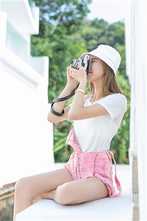 我故意没有穿内裤坐被c视频