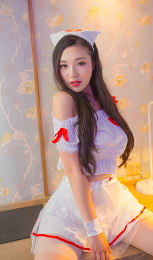 性18学生和老师教室里